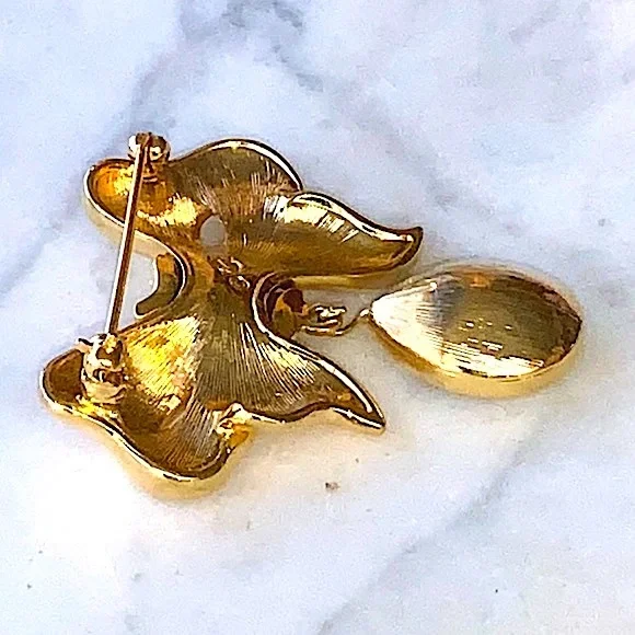 SWAROVSKI BOW BROACH CLEARCRYSTAL TEAR DROP GOLD MARKED SWAN